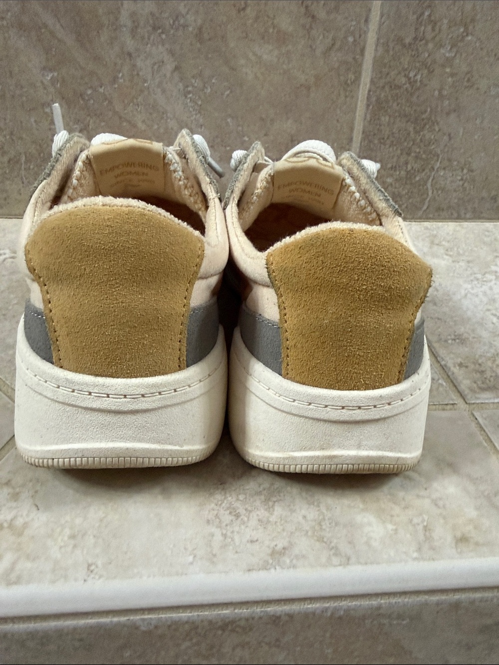 Roxy Suede & Textile Sneakers in Pink, Olive & Cream Women’s Size 9 - Picture 3 of 4